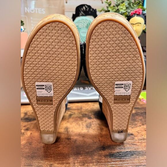 NWOB Toms Black Textile Cork Clarissa Wedges SIZE 9.5 - Picture 2 of 9